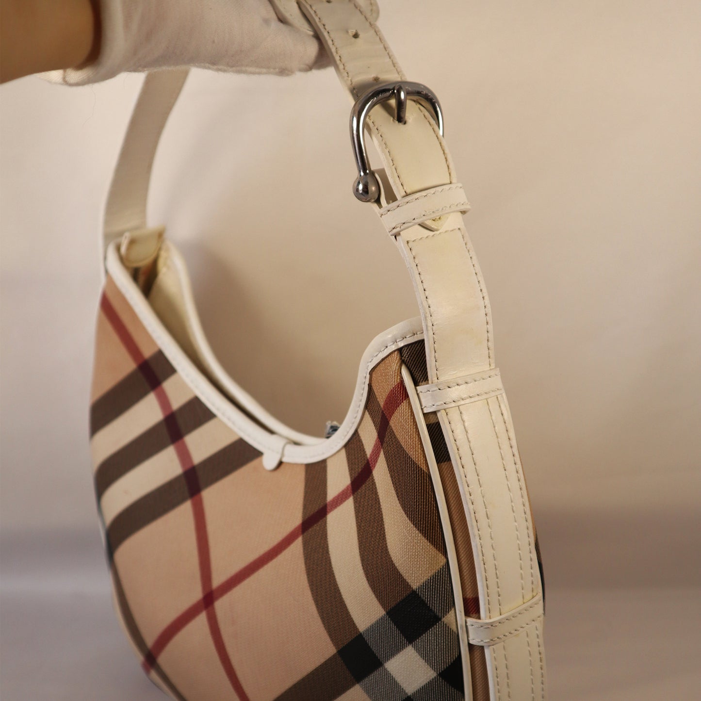 BURBERRY WHITE NOVA CHECK BAG