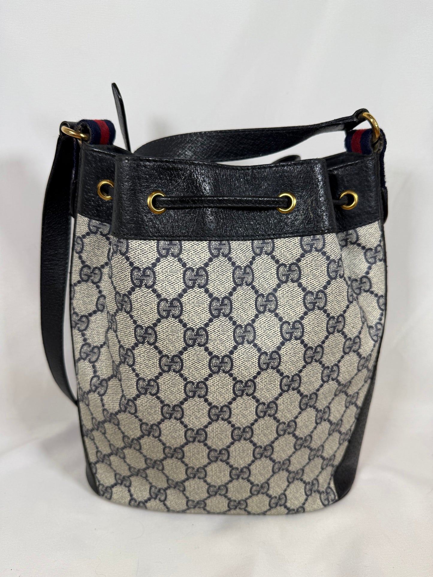 GUCCI GG SUPREME SHERRY LINE SHOULDER BAG